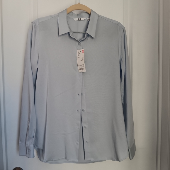 Uniqlo Tops - Uniqlo Button Down dress shirt -‎ Size Small NWT